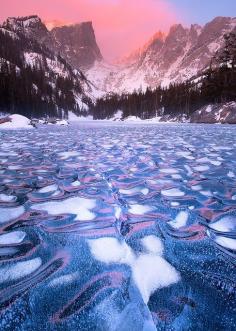 
                    
                        Dream Lake, Rocky Mountain National Park, USA.
                    
                