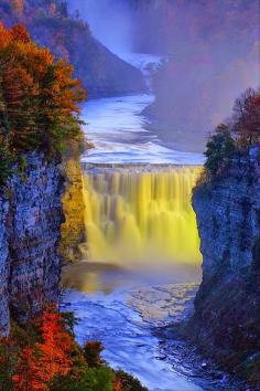 
                    
                        Beautiful Genesee River, New York, USA
                    
                