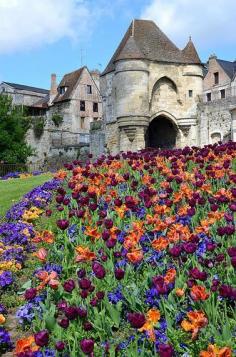 
                    
                        Porte d Ardon, France
                    
                