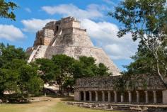 
                    
                        Anicent mayan pyramid (Pyramid of the Magician, Adivino ) in Uxmal, Merida, Yucatan. Mexico.
                    
                
