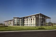 
                    
                        Indian School of Business: Mohali Campus | Perkins Eastman | Photo: Harshan Thomson | Archinect
                    
                