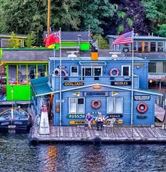 
                    
                        Seattle houseboat
                    
                