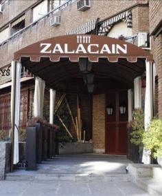 
                        
                            Discreet entrance to one of the finest and most luxurious restaurants of Spain. Zalacaín, Madrid
                        
                    