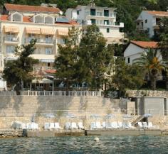 The hotel is situated on the coast and is surrounded by a garden, offering a wonderful view of the picturesque bay of Neum-Klek. The location makes this hotel a real oasis of peace and quiet. It is located near the centre of Neum, approximately 15 minutes' walk from restaurants and bars and around 20 minutes' walk from the bus station. The beach is only around 50 m away. Dubrovnik is roughly 65km away. The border is only a couple of minutes away from Neum and the hotel. The closest airport is Dubrovnik Airport, 80km away from Neum. This hotel was renovated in 2010 and has a total of 30 modernly equipped rooms and apartments. It is an air-conditioned and family-friendly hotel with a welcoming atmosphere. Guests are welcomed in the lobby, which offers a hotel safe and currency exchange facilities. Other features include a restaurant and conference facilities, and room and laundry services are also available. The hotel also offers bicycle hire. Parking spaces for guests are available free of charge in front of the hotel, or in a garage 1km away. The hotel's double rooms offer a convenient and cosy stay, while its apartments can accommodate families and even include their own kitchen. All are equipped with an ironing set, a minibar, a hairdryer and a telephone and come with a balcony with a sea view. They also feature air conditioning and wireless Internet access. The rooms are en suite and offer a shower, as well as a double bed, satellite/cable TV and central heating. Guests can relax with sun loungers and parasols, or enjoy activities such as jet skiing, motor boating and pedal boating, each for a fee. Guests can also enjoy the rocky and pebbly beach, where sun loungers and parasols are also available for fees. Breakfast is served as a buffet in the hotel restaurant and on one of the most wonderful terraces in Neum. Dinner is also offered as a buffet, whilst lunch can be ordered from a set menu.