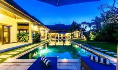 Located in a secluded lane off Jalan Drupadi, 4 Bedroom Luxury Seminyak Villa 3591 is blessed with a fantastic location from which you can easily make the most of your visit to Bali. 