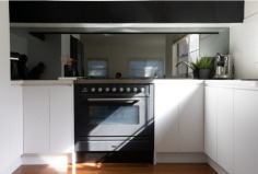 We offer complete services from project design to interior demolition, installation and completion. We combine our experience with your vision to produce results that suit your needs and requirements. Our team has the expertise to guide you through the entire process and ensure the process is stress-free for your peace of mind. At TradeWise Renovations, we coordinate reliable, licensed and hardworking tradespeople we trust, including plumbers, electricians, and painters. We are here to deliver a spotless kitchen renovation that will satisfy you.